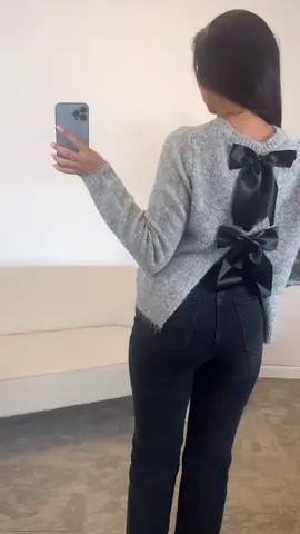 🌈Perfect for any occasion, this essential sweater is both warm and stylish. 😍Don't sacrifice comfort for style, get the best of both worlds with this sweater.💕