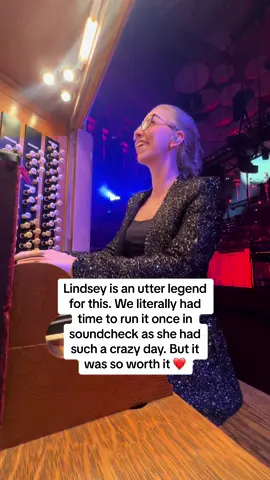 Thank you @Lindsey Stirling for finally giving me the chance to play this in a show 😍😍😍 #phantomoftheopera #halloween #halloween2024 #organtok #pipeorgan #phantom #andrewlloydwebber #organist #organ #royalalberthall #lindseystirling #lindseystirlingconcert 