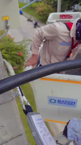 เส้นทางที่ไม่เรียบ ประสบการณ์เพียบแน่นอน#ไฟฟ้าแรงสูง #ไฟฟ้าแรงสูง🥾🛠️ 