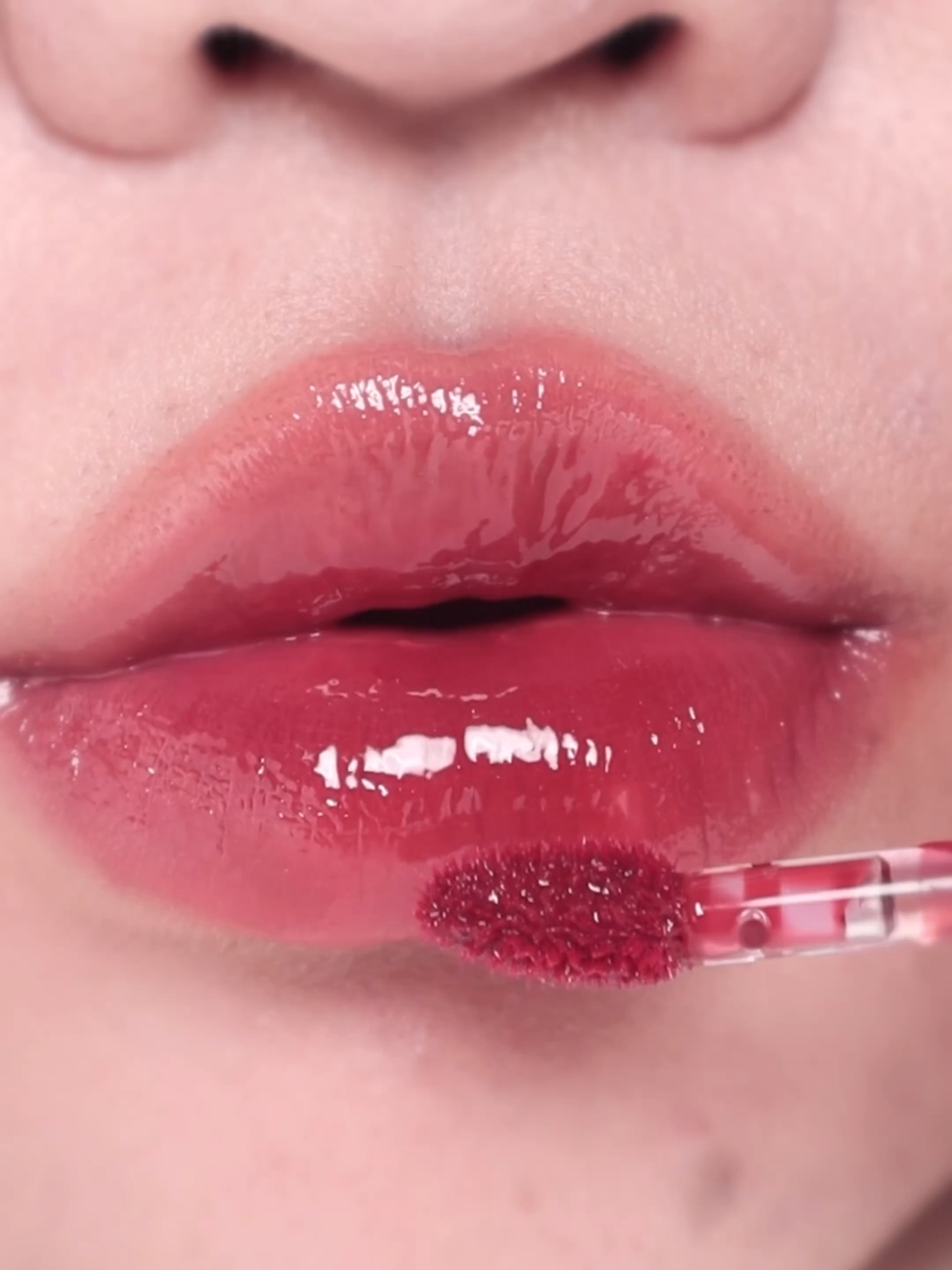 𝐴𝑢𝑡𝑢𝑚𝑛 𝑀𝑎𝑘𝑒 𝑢𝑝💄𝑤𝑖𝑡ℎ 𝑹𝑨𝑾 𝑪𝑹𝑼𝑺𝑯 A spoonful of calm autumn vibes, completed with Raw Glow Gel Tint Credit: IG. @cos._.jeon #hince #rawcrush #rawcrushcollection #kbeauty #dewylips #fyp #fypシ゚viral