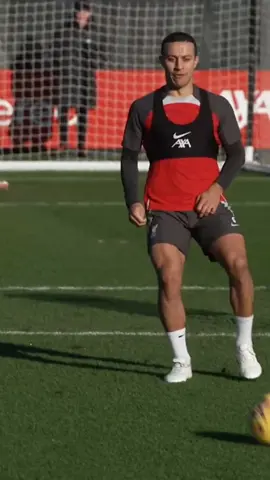 هل يوجد لاعب بمواصفات و إمكانيات تياغو الكانتار في الوقت الحالي؟؟  #viraltiktok #viral #foryoupage #foryou #ميسي_برشلونة #رونالدينيو #برازيلي🇧🇷 #كرة_قدم #ريال_مدريد #نادي_النصر_السعودي #أنتر_ميامي  #fyp #mbappe #hazard #رونالدو  #cristianoronaldo #ronaldo #cr7  #footballedit #barcelona #ميسي  #ميسي_برشلونة #ليونيل_ميسي  #messi_king #lionelmessi #تياغو_الكنتارا #thiagoalcantara 