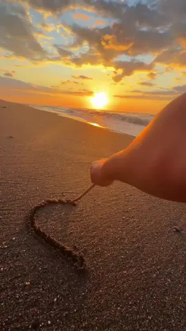 Summer 2024  #CapCut #sunset #summer2024 #restoreoldcar 