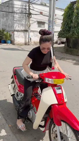 Xe dọn full new 💯 bản sau xe thùng siêu đẹp, xe nhà dọn nhà b.á.n luôn nha AE thích nhắn tin liền nhé 👌🎉 #xipo #xipo110 #xuhuong2024 #lênxuhướng #trendingvideo #viralvideos #tiktoknew 