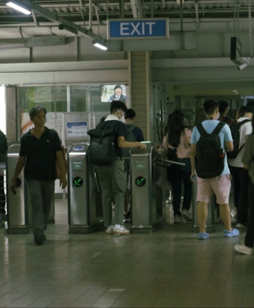 Random commuting asmr #commute #lrt #philippines #videography #asmr