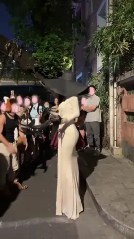 Lần đầu tiên trong đời cosplay, quý cô Dimitrescu #trending #trungquoc #xuhuong #gaixinh #douyin 