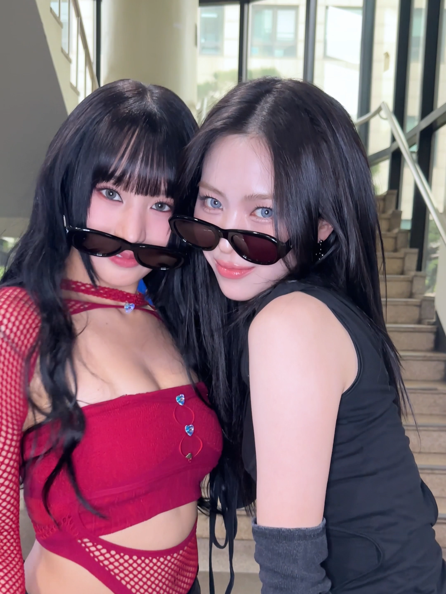 We’re so dang hot🧊 with #ITZY #류진 선배님 (@ITZY) #KISSOFLIFE #키스오브라이프 #KIOF #NATTY #나띠  #있지 #RYUJIN   #Lose_Yourself #Igloo #Igloo_Challenge