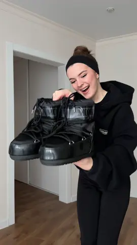 те самые pinterest боты на зиму 😍 заказввала на lamoda, называются moon boot 