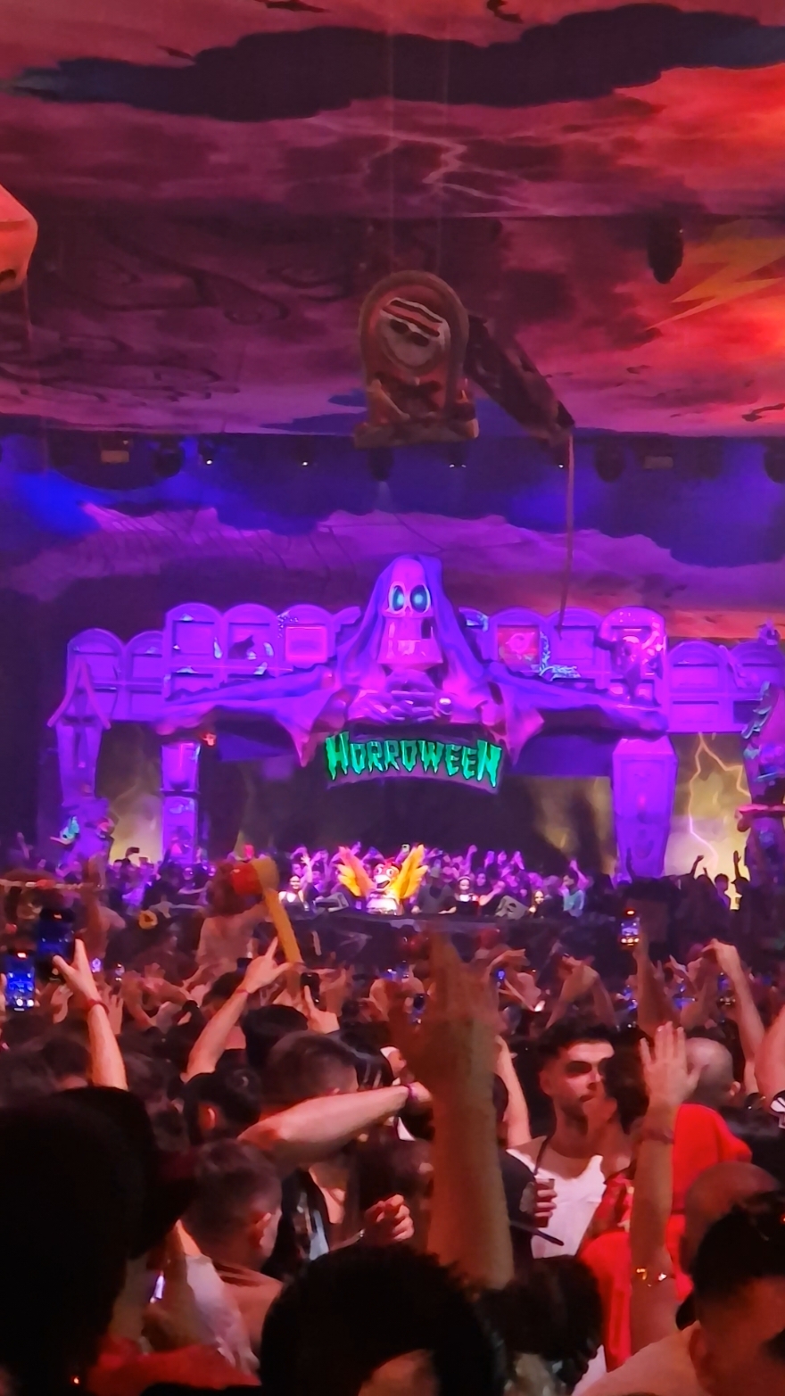 @Paco Osuna @elrowofficial #bran #elrowromania #bran #halloween 