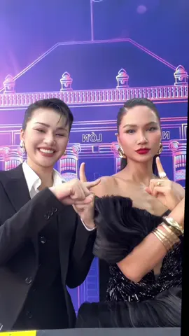 Hai tổng tài đu trend mà chưa kịp nhớ bài @Hen Nie #lethutrang #lanthutre #hhennie #beautyqueen #buocchandisan #xuhuong #fyf 