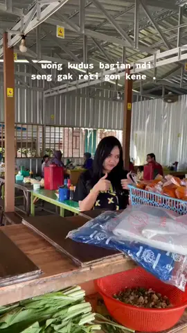 nyeni hera mom @aslisiska  #siskaamanda #fyp #mieayamprapatan #kulinerkudus #infoorkespati #kudusviral #storywa 