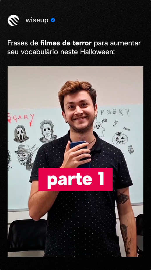 We know what you did last summer! 👀 Reconheceu essa frase? Então parabéns, você ganhou a carteirinha de fã ✅ Dá pra aprender inglês de muitas maneiras, e uma delas é assistindo a filmes de terror!  E para entrar no clima sombrio deste Halloween 🎃, será que você reconhece essas frases de filmes famosos?  Na Wise Up você aprende inglês quando e de onde quiser. Flexibilidade que se encaixa na sua rotina 😉 Vamos investir no seu futuro juntos?  Matricule-se no link da bio e vem falar o idioma do mundo! #Halloween #InglêsRápidoWiseUp #SonhosSemFronteira