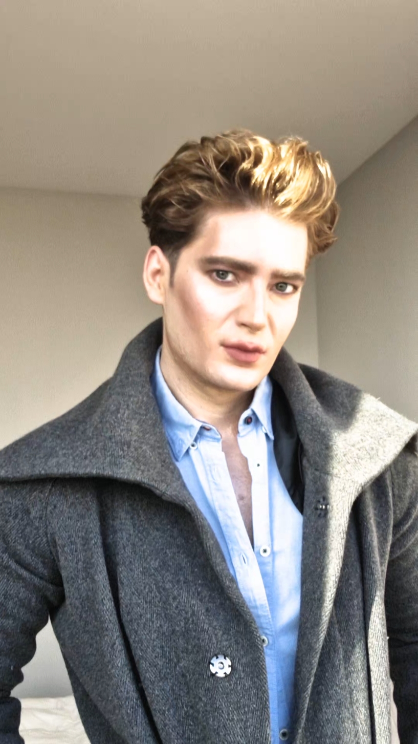 Team Edward ✨️ #edwardcullen #edward #twilight #edwardcostume #twilightcosplay #halloween2024 #robertpattinson 