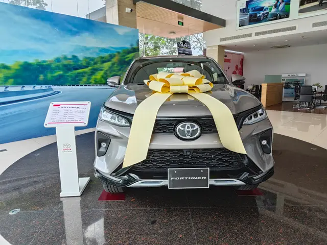 Fortuner máy xăng phiên bản Legender Anh/Chị có thêm sự lựa chọn Xe giao tháng 12 #letoyota #toyotalongan #fortunerlegender 