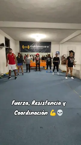 Coreografía para trabajar los músculos 💪💀 #halloween #michaeljackson #thriller #diademuertosmexico #coreografiathriller #coordinacion #movilidad #Fitness 