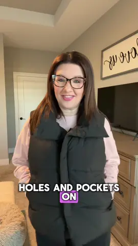 Puffer vests are a huge trend and make a perfect christmas gift!  And on SALE @PUFFIT.USA #tiktokshopblackfriday #tiktokshopcybermonday #tiktokshopholidaydeals #stockingstufferideas #chrimasgifts #giftidea #womensclothing #womensclothes #puffervest 