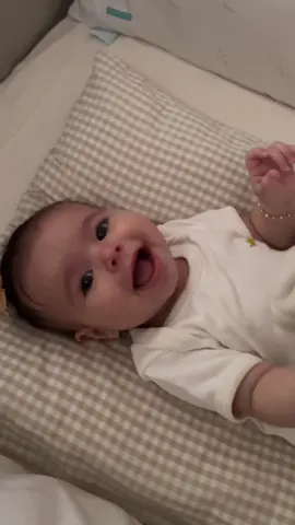 O alívio em ver a mamãe 🩷 #maedemenina #rotinadobebe 