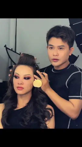 Nguyễn Huỳnh Kim Duyên Hoá thân thành cô phù thuỷ xuynh đẹp 🫦  Makeup: Tài Phạm Make Up  Hairstyle: Ngân Phạm  Stylist: Fat Tài  Costume: Trần Hồ Nghĩa  #Taiphammakeup #Nganphammakeup #teamtaipham #kimduyen #sweetwitch  #hoangku #halloween2024 #xuhuong #trending #makeuphaloween 