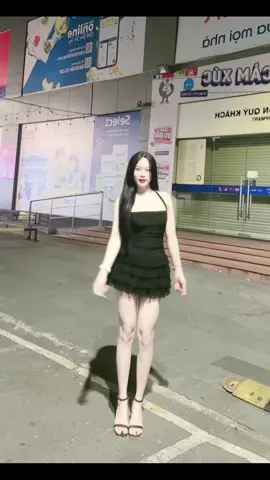 Hướng nội lần đầu quay ở ngoài.nên trễ ko có ai thấy mới dám quay🤭#xuhuong #fyp