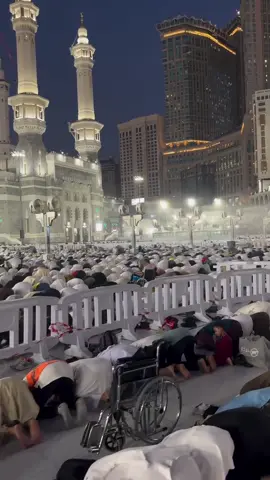 LIVE 🛑 Sholat berjamaah di pelataran masjid alharam makkah 🕋 #makkah #kabah