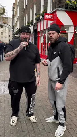 I rock like pebbles 🎶👀🎸 #aggythegift #fyp #foryoupage #viralvideos #fypp #viralvideo #foryour 