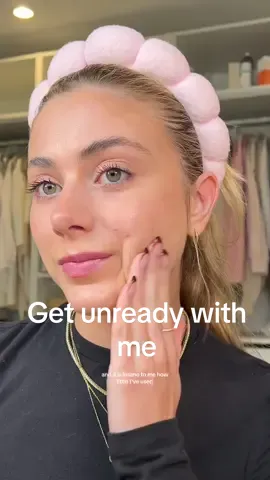 I’ve been loving sticking to a super simple skincare routine and honestly I’ve noticed my skin is loving it too! The @Clinique take the day off cleansing balm is probably my favorite cleansing balm I’ve ever used because it melts makeup off so easily, feels super luxe and doesn’t irritate my eyes (which is SO hard for me with cleansing balms!!). Plus it will be on sale for the Sephora sale so… now’s the time 🤭 #cliniquepartner #skincare #takethedayoff #cleansingbalm #getunreadywithme