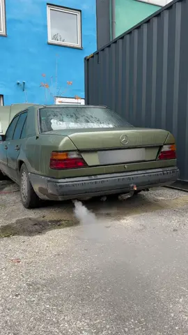 Fix a coaling and bad starting mercedes #mercedes #mercedesbenz #topspeedgermany #w124 #diesel #dieselpower  @KingJules 