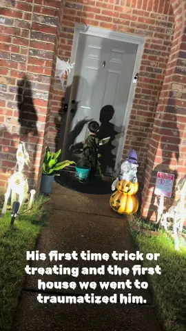#halloween #trickortreating #scary #halloween2024 #spookyseason #toddlersoftiktok 