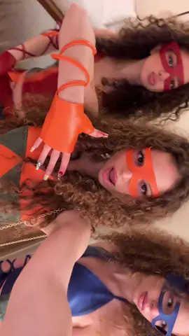 Another Halloween transition @demitrakalogeras @eliana.kalogeras 