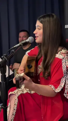 #sadia_hamidi #kabyle♓️ #livemusic #kabyle #tiziouzouⵣimazighen💛💚 #live #livekabyle @Hakim_Diouani🇧🇪🇧🇪 