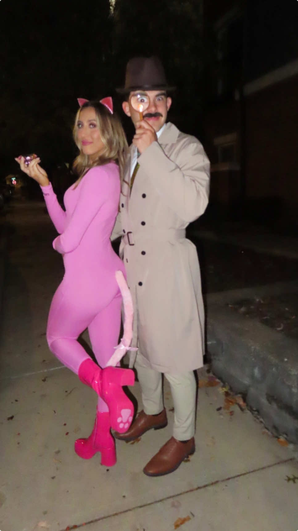 😏🐾💖✨🕵🏻‍♂️🔎👀💎 #pinkpanther #inspectorclouseau #halloween #costumes #panther #couplescostume 