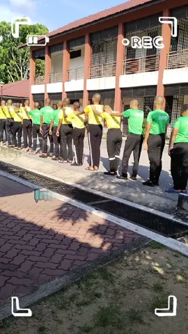 Nak menagih Dadah atau tidak, semuanya terpulang pada diri sendiri..Anda Cuba, Anda Sengsara..Anda Menderita..Anda  Mungkin Juga Masuk Dalam Penjara.. Kisah insan lain yang pernah terlibat dengan penagihan dadah jadikanlah ikhtibar buat kita semua..sakitnya hidup sebagai penagih, bukanlah biasa-biasa.. Hati meronta ketakutan dan jiwa merana kerana ketagihan yang sukar dikawal.. Tiada faedahnya jika buat pilihan untuk terlibat dengan Dadah..andai ada pun, seronoknya hanya seketika sahaja..tapi, akan banyaknya yang derita bukan sahaja diri sendiri..malah seluruh keluarga dan juga masyarakat akan merasa tempiasnya... Andai Dadah membawa kebahagiaan, tidak wujudlah kisah-kisah penagih yang ke tali gantung, ke Penjara dan hilangnya nyawa kerana Dadah.. Seandainya terfikir untuk menagih, cepat-cepatlah buang terus keinginan itu, fikirkan bahana yang bakal menimpa andai berani mencubanya... Jaga Diri Jaga Keluarga Jaga Keharmonian Yang Ada Kini DADAH MEMBAWA PADAH ✅ JAUHI DADAH SELAMANYA ✅ HIDUP LEBIH CERIA TANPA DADAH ✅ #puspenremaja  #puspensukarela  #puspenseriiskandar  #takperlustimguys  #takyahtaknak  #lebihbaikcegah✅  #dadahterkawal2025  #kepulihanbermuladisini  #kepulihanadalahkehidupan  #aadkmalaysia  #kementeriandalamnegeri  #MalaysiaMadani 