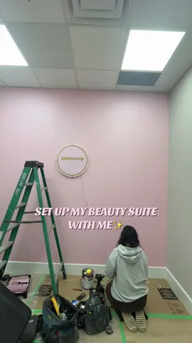 Set up my beauty suite with me💗 If you are in Toronto and need your brows done follow me on instagram @browsbycat__ to book📲 #fyp #foru #browartist #torontobusiness  #beautybusiness #businessowner 
