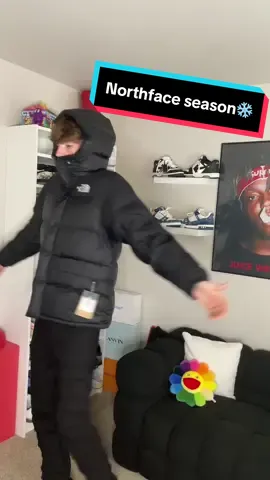 With winter aproaching what jackets are you going to wear?? #northface #jackets #winter #fall #fashion #fyp #foryou 