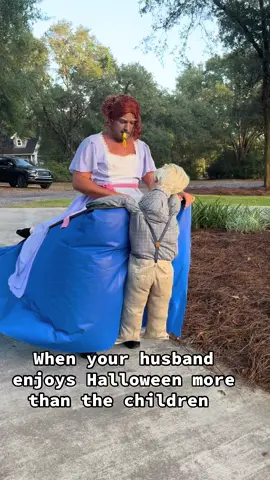 I’ll never let you go Jack! 🚢🧊👩🏼‍❤️‍👨🏼 This joker is not right 🤦🏻‍♀️🤣 He had too much fun! #titanic #halloweenlook #manchild #dadsoftiktok 