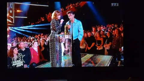 tellement mérité  on est derrière toi Slimane un jour Slimane toujours ♥️😍 @Slimane @nrjmusicawards.tf1 #slimane #nrjmusicawards 