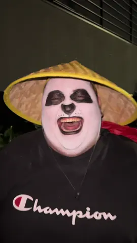 Po en em Halloween de Pereira🐼😂 . . . . #kungfupanda #halloweenlook #paratiiiiiiiiiiiiiiiiiiiiiiiiiiiiiii #comediaenespañol #fyp 