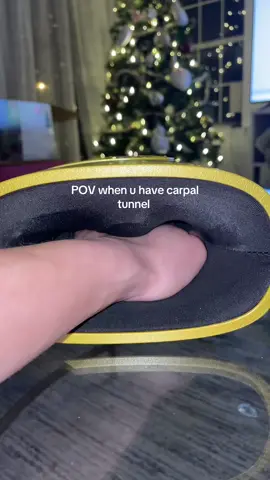 @cincom #handmassage#massage#carpaltunnel#arthritis#giftideas#giftsforher#giftsforhim#affordabkegifts#tiktokshopfinda#tiktokshopblackfriday#tiktokcybermonday 