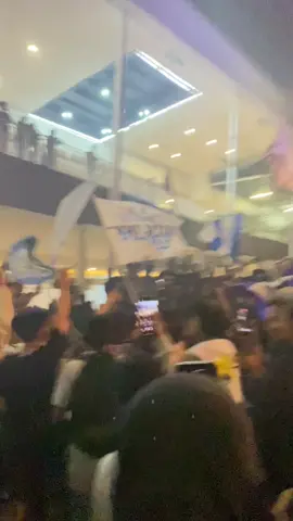 After match persib 🔵 vs semen 🔴 padang 🏴‍☠️☠️🙌🏻 FT : 1-1  #viking #persibbandung #bobotohkampuscirebon #fyp #sobatmilitan #indosiarsports #gragecitymallcirebon #sepakbolaindonesia #casual #videoprank #maungbandung #vikingpersibclub #bandung #cirebon 