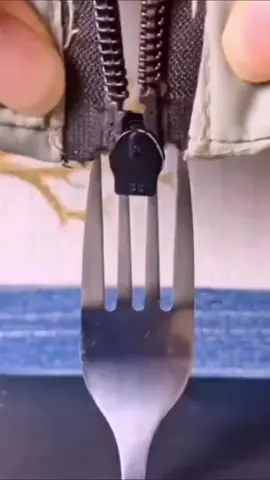 Nice practical tip for daily life. Credit to 27090921588 and brtlDexiongying on douyin. #LifeTips #SmartHomeTech #Creativity #InstallZipper #ZipperFix #FashionDesign #skill #amazingChinesepeople