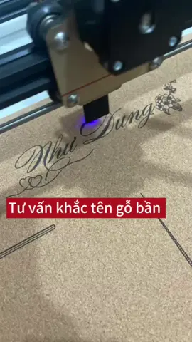 Bên shop hỗ trợ khắc tên lên các dòng thảm tập sau khi mọi người chọn được mẫu thảm phù hợp nha!#khactentheoyeucau #thamcaosucaocap #thamcaosuxoduahuybat #khắcten #yogalove 