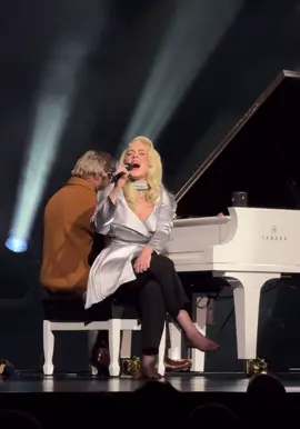 Madeline Ashton (Adele) cantando Turning Tables  🫦 #adele #adeleoween #adele30 #weekendswithadele #adeleresidency #adelevegas #foryou #fyp #paratii #Halloween  🎥: @/baovo0304 ig 