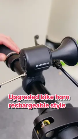 You still use the old battery bell? Replacing the battery is really a trouble. So try this newly upgraded rechargeable electric horn!!! It’s very nice ☺️#bikehorn #horn #bell 