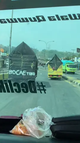 Perebutan harga diri cacakku seng kalah di tinggal kapal 😂😂 #foryou #stutjack #storytruck #drivermuda #fypシ゚viral #fyp 