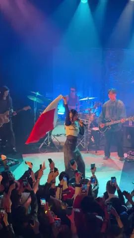 NIKI IN PARIS 🇫🇷 #niki #nikizefanya #88rising #nikizfny #buzz #bluemoon #tsunami #TooMuchOfAGoodThing #TMOAGT #boyscrytoniki #buzzworldtour @NIKI 