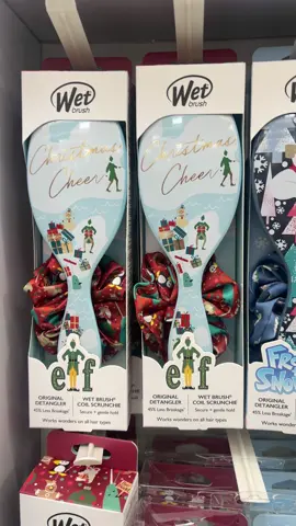 Really cute Christmas designs in the famous Wet Brush at @Walmart !#christmas #christmas2024 #christmasgift #christmasiscoming #christmasgiftideas #secretsanta #stockingstuffers #teachergifts 
