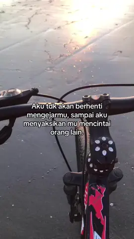 A#pantai #senja #fypシ #tiktokbaik #sadsong 