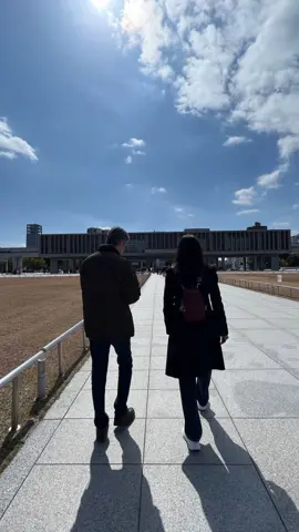 Yang pada buat vt kasihan Yuki ditinggal nikah sahabat2nya biar apa sihh woii?? seakan-akan itu hal menyedihkan, Yuki itu blom waktunya aja bukan berarti dia jadi kasihan, sendirian atau kesepian.. sebel gue. selama ada first love didunia ini semua akan baik-baik saja. diberi kesehatan dan kebahagiaan apalagi bareng keluarga lengkap aja udah rejeki yg sangat amat besar Alhamdulillah. setiap orang itu punya waktu dan rejekinya masing-masing nggak perlu merasa risau.  #yukikato #rejeki #keluarga #familytime #happyfamily #jodoh #ayah #febbyrastanty #jessicamila #enzystoria #blackpunk #menikah 