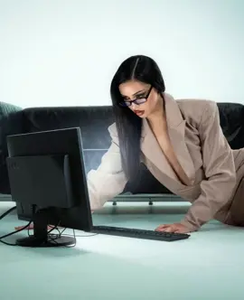 OFFICE SHOOT 🗄️📎#office #officeasthetic #photoshoot #fashiontiktok #fashioninspo #workaesthetic #officesiren 