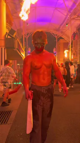 type shi?! 🫨🫨 #movieworldaus #movieworld #australia #viral #october #spookfest #frightnights #BookTok #themepark #themeparks #fypシ #horrornights #booktoker #actor 