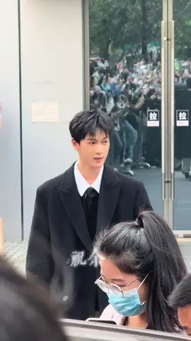 Tiểu Lâm đi ghi hình Hi6 hôm nay (02.11.24) #lýquânnhuệ #lyquannhue #liyunrui #李昀锐 #小林 #tiểulâm #cuutrungtu #cuutrongtu #九重紫 